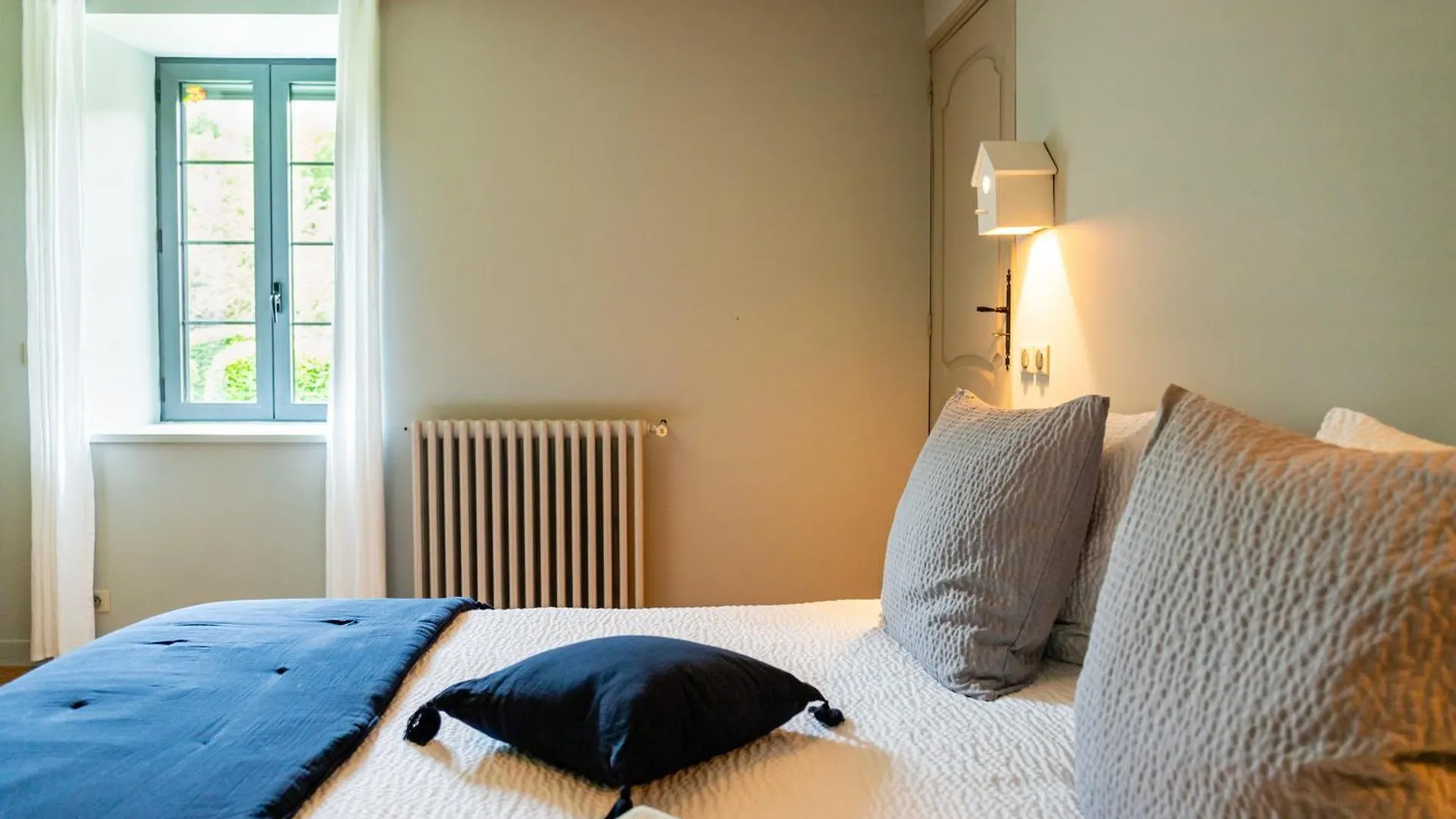 Bed In Bellongue Aucazein