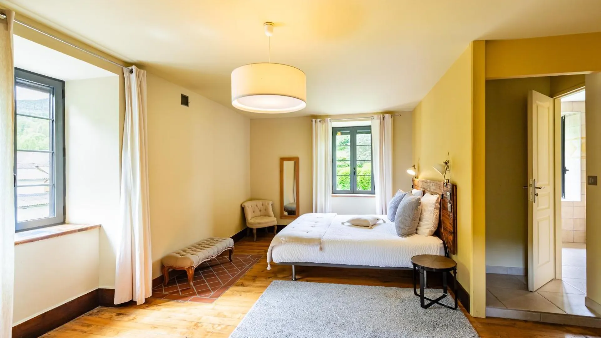 Bed In Bellongue Aucazein